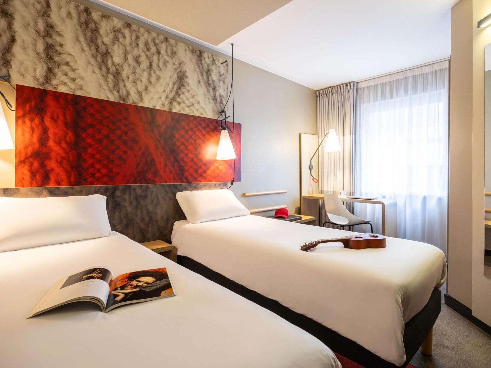 Ibis Paris Rueil Malmaison Exterior photo