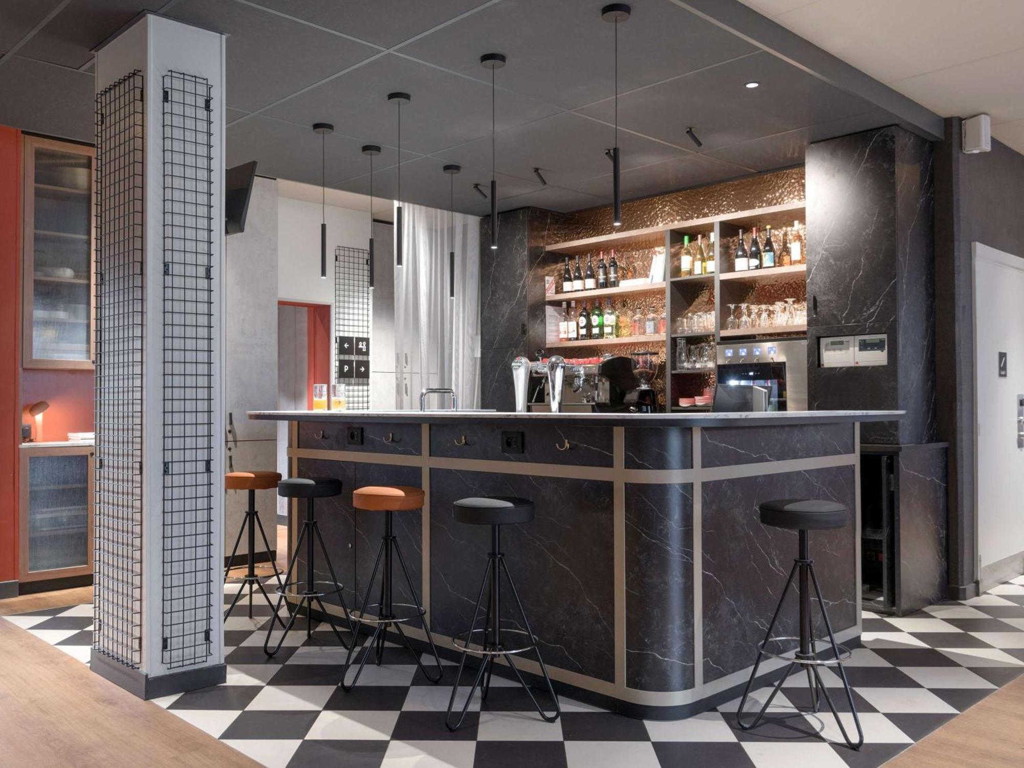 Ibis Paris Rueil Malmaison Exterior photo