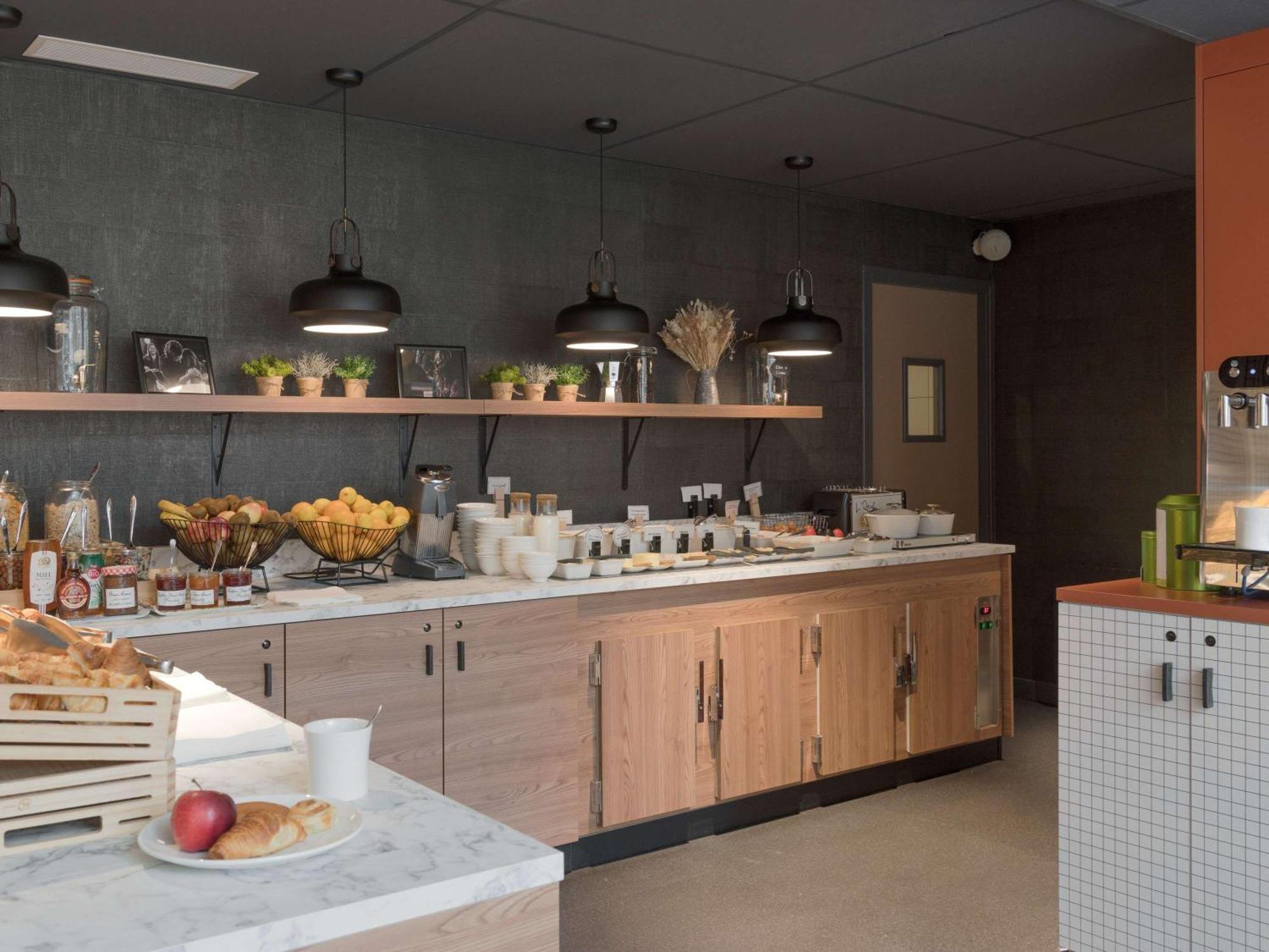 Ibis Paris Rueil Malmaison Exterior photo