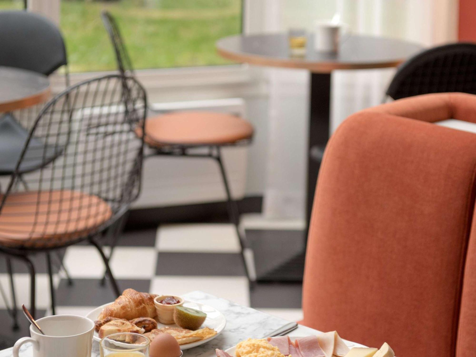 Ibis Paris Rueil Malmaison Exterior photo